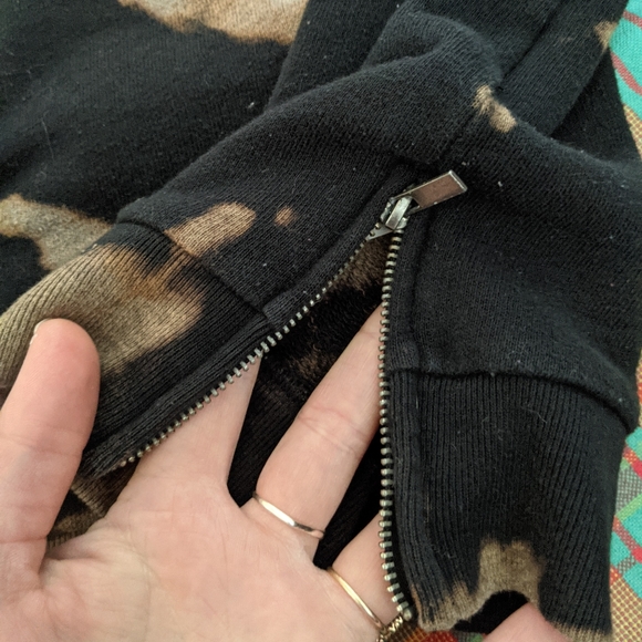 Abercrombie & Fitch reverse tie-dye crop shirt - Picture 6 of 8